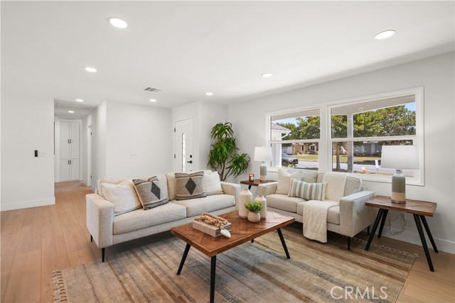 5021 Dovewood Drive, Huntington Beach CA: https://media.crmls.org/medias/a08a5e7f-c2ab-4127-b4ad-3328f0eb6a40.jpg