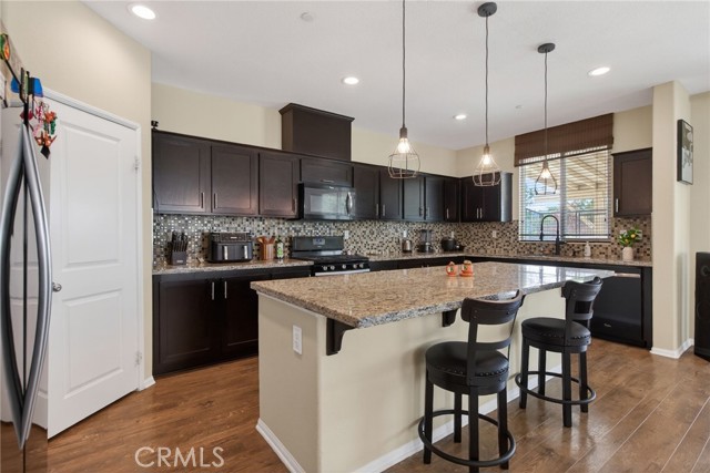 Detail Gallery Image 6 of 58 For 12560 Beryl, Jurupa Valley,  CA 92509 - 4 Beds | 3/1 Baths