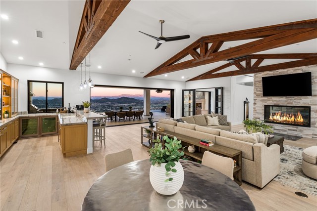 Detail Gallery Image 4 of 69 For 37730 via Baya, Murrieta,  CA 92562 - 7 Beds | 7/2 Baths