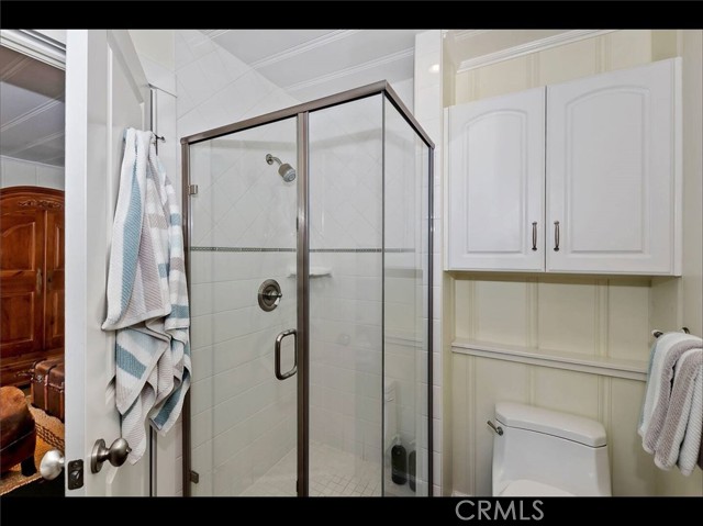 855 Lake Drive, Lake Arrowhead CA: https://media.crmls.org/medias/a08bb8d9-de31-484d-8b27-156ac6b81d42.jpg