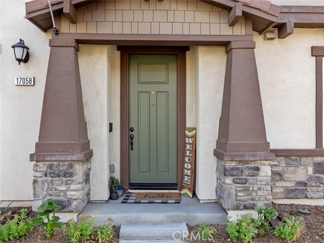 Detail Gallery Image 2 of 51 For 17058 Zion Dr, Canyon Country,  CA 91387 - 4 Beds | 3 Baths