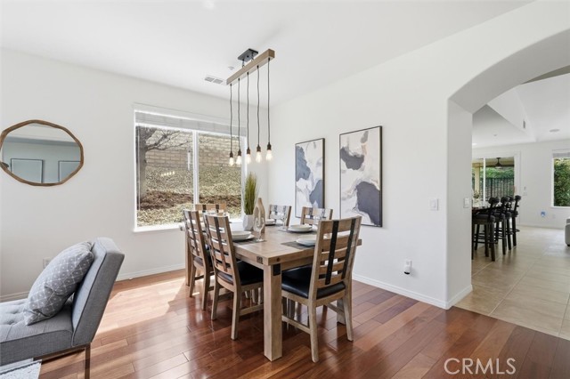 Detail Gallery Image 9 of 43 For 5244 Huckleberry Oak, Simi Valley,  CA 93063 - 5 Beds | 3 Baths