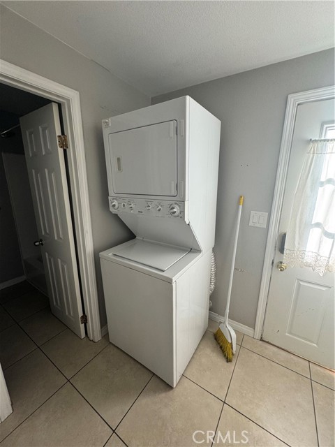 594 Lemon St, Orange CA: https://media.crmls.org/medias/a08c6585-90f9-4cc6-9010-f7028eaa275b.jpg