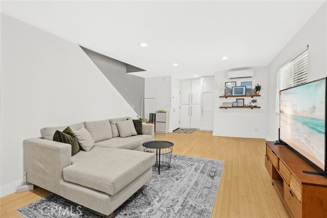 Detail Gallery Image 4 of 27 For 1605 Armacost Ave #106,  Los Angeles,  CA 90025 - 2 Beds | 1/1 Baths