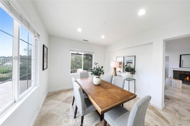 22 Via Paquete, San Clemente CA: https://media.crmls.org/medias/a08ca461-7fcc-4df4-9deb-c3d3a98e161e.jpg