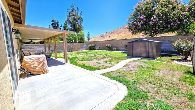 17371 Redmaple Street, Fontana CA: https://media.crmls.org/medias/a08d0134-4a83-4a62-b6ce-4b2399ac5633.jpg
