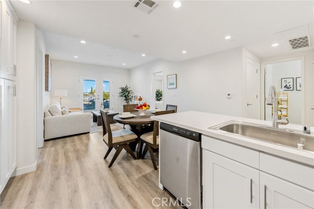 Detail Gallery Image 5 of 30 For 419 N Chandler Ave #310,  Monterey Park,  CA 91754 - 2 Beds | 2/1 Baths