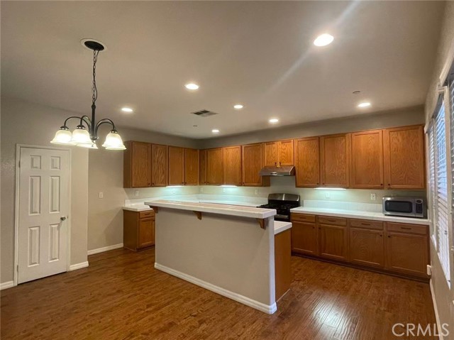 Detail Gallery Image 6 of 29 For 7353 Ellena #28,  Rancho Cucamonga,  CA 91730 - 3 Beds | 2/1 Baths