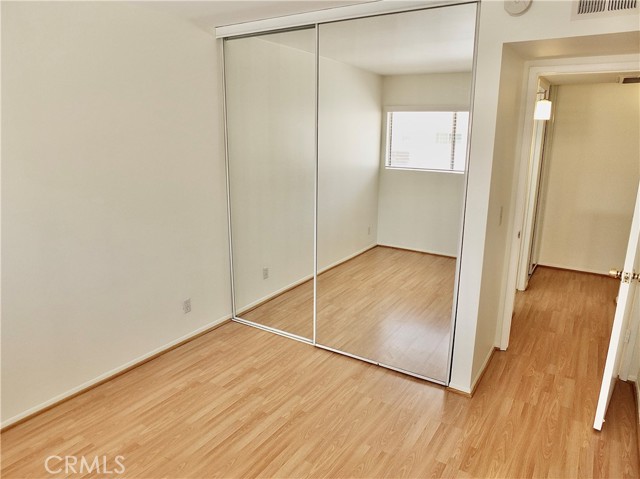 121 Sinclair Avenue, Glendale CA: https://media.crmls.org/medias/a08e8253-6f95-44b9-bb39-badd4728dbd4.jpg