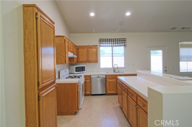 Detail Gallery Image 5 of 18 For 28422 Belleterre Ave, Moreno Valley,  CA 92555 - 3 Beds | 2 Baths