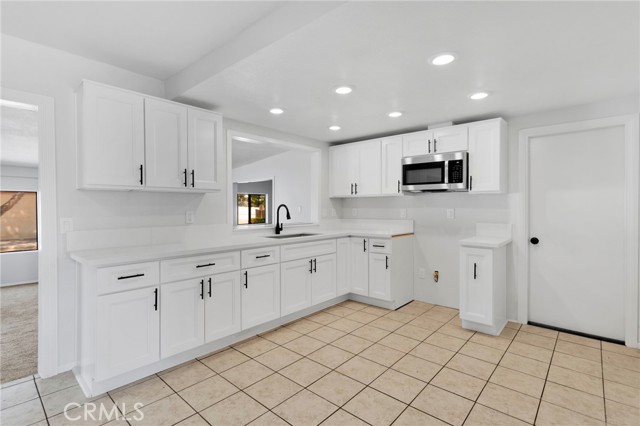 Detail Gallery Image 10 of 20 For 15970 Lindero, Victorville,  CA 92395 - 3 Beds | 2 Baths