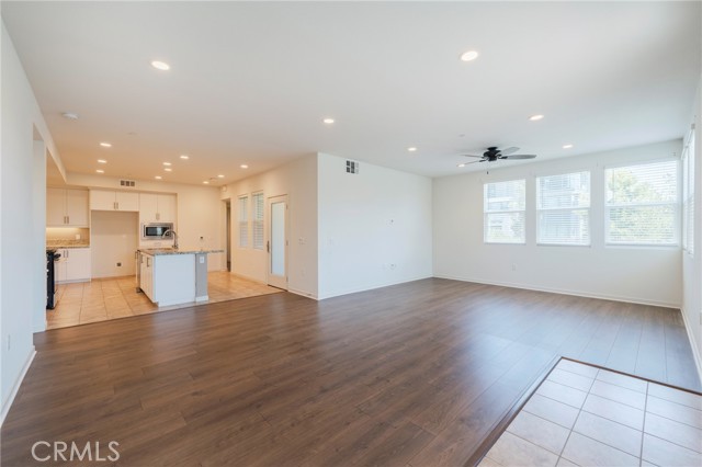 1100 Epic, Irvine CA: https://media.crmls.org/medias/a08f66f3-1b6a-412d-a5ca-5f0f6fc99204.jpg