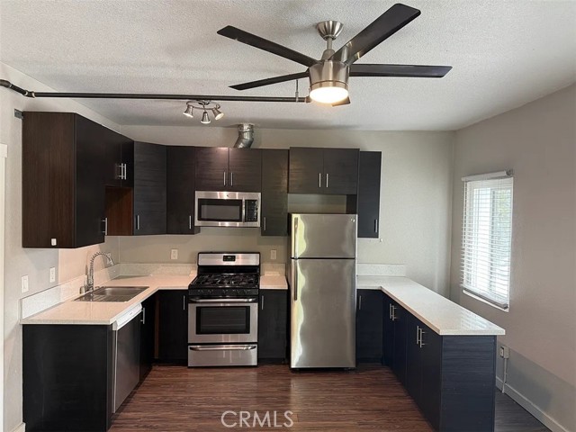 Detail Gallery Image 3 of 14 For 601 Linden Ave #104,  Long Beach,  CA 90802 - 1 Beds | 1 Baths