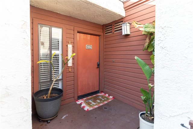 Detail Gallery Image 3 of 44 For 230 Bethany Rd #306,  Burbank,  CA 91504 - 2 Beds | 2 Baths
