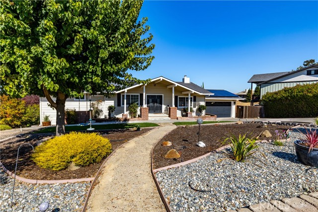 Detail Gallery Image 4 of 54 For 753 Walnut Dr, Paso Robles,  CA 93446 - 3 Beds | 2 Baths