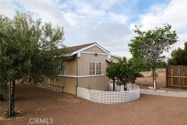 Detail Gallery Image 27 of 30 For 9740 Joshua St, Oak Hills,  CA 92344 - 4 Beds | 3 Baths