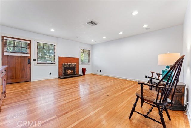 1944 W Lullaby Lane, Anaheim CA: https://media.crmls.org/medias/a091dc54-cf46-4671-bb19-46fc635c7f66.jpg