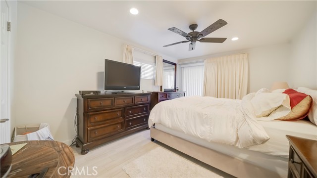 400 17th Street, Manhattan Beach, California 90266, 4 Bedrooms Bedrooms, ,2 BathroomsBathrooms,Residential,Sold,17th,SB21119391