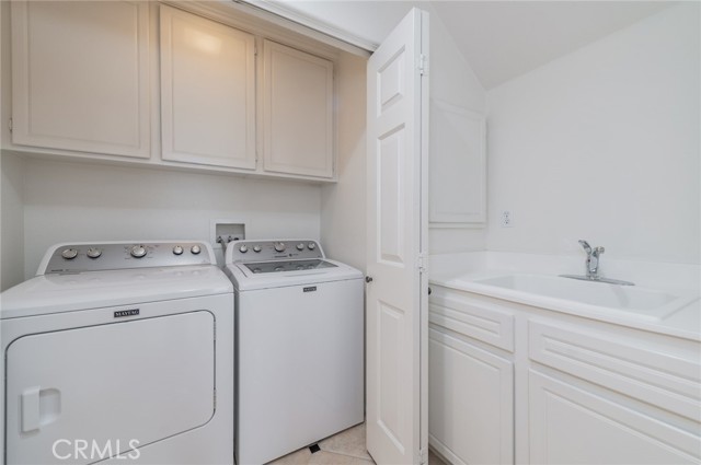 11 Lynnfield, Irvine CA: https://media.crmls.org/medias/a092b606-21f4-4366-97b8-7190b07dbbad.jpg