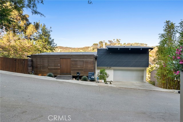 2522 Zorada Drive, Los Angeles CA: https://media.crmls.org/medias/a0934ce6-f6bc-4871-8a05-669e2294e2fd.jpg