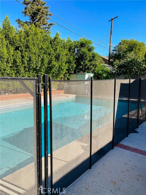 10016 Sophia Avenue, North Hills CA: https://media.crmls.org/medias/a0936305-77c4-47d9-bf73-ec9f05e6d1a8.jpg