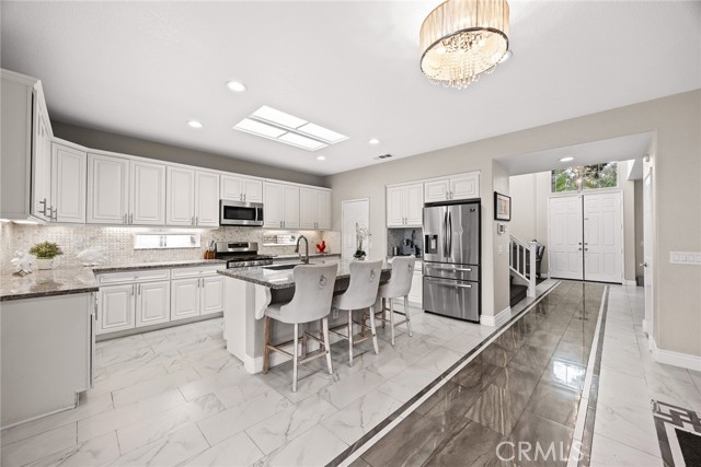 Detail Gallery Image 12 of 45 For 125 E Saint Andrews, Ontario,  CA 91761 - 5 Beds | 3 Baths