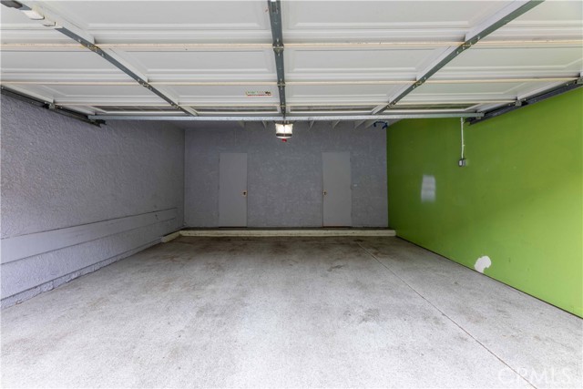 property-img