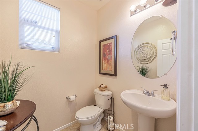 2534 Mapleleaf Terrace, Palmdale CA: https://media.crmls.org/medias/a093ee73-6691-473b-b8e3-d0a06aee8975.jpg