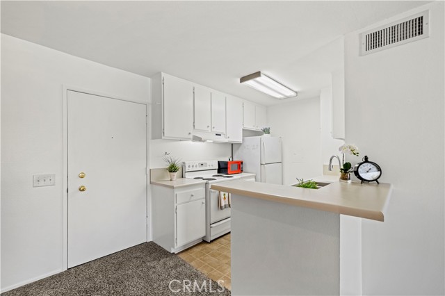Detail Gallery Image 11 of 36 For 23515 Lyons Ave #219,  Valencia,  CA 91355 - 1 Beds | 1 Baths