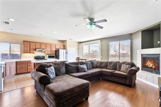 Detail Gallery Image 8 of 26 For 1027 Shady Ct, San Jacinto,  CA 92582 - 4 Beds | 2 Baths