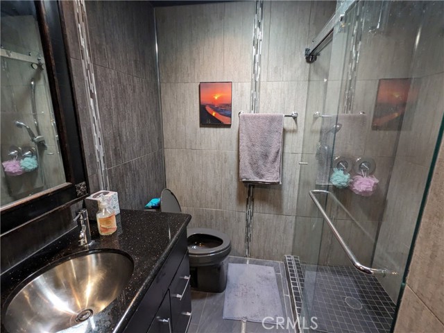 Detail Gallery Image 13 of 25 For 1220 Manhattan Beach Bld, Manhattan Beach,  CA 90266 - – Beds | – Baths