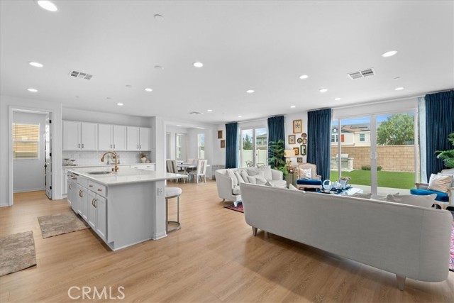 Detail Gallery Image 11 of 43 For 34490 Bloomberry, Murrieta,  CA 92563 - 3 Beds | 2/1 Baths