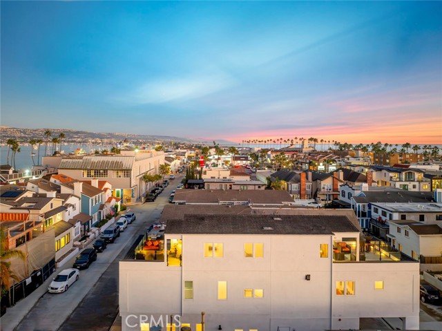 417 E Bay, Newport Beach CA: https://media.crmls.org/medias/a0964330-398d-42c4-97a2-46209c9a2933.jpg