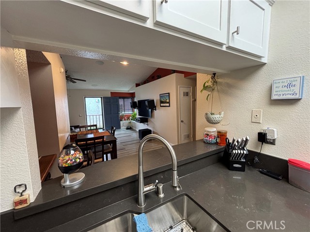 15957 Randall Avenue, Fontana CA: https://media.crmls.org/medias/a0964a7d-c85c-4a56-a238-22de2f962f1f.jpg