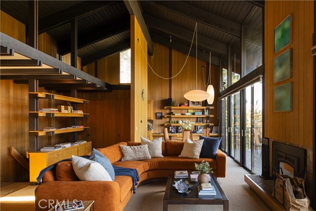 Detail Gallery Image 3 of 27 For 287 Grizzly, Lake Arrowhead,  CA 92352 - 3 Beds | 2/1 Baths