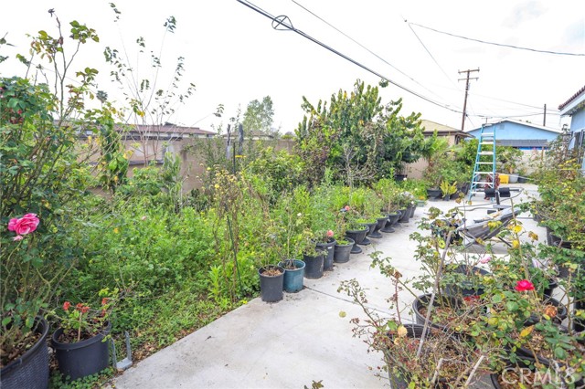 Detail Gallery Image 4 of 13 For 11239 Bowles Ave, Garden Grove,  CA 92841 - 3 Beds | 3 Baths