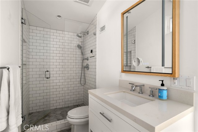 Detail Gallery Image 50 of 65 For 400 40th Street, Newport Beach,  CA 92663 - 7 Beds | 6/2 Baths