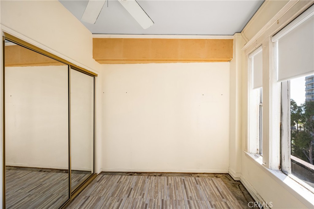 https://media.crmls.org/medias/a0991ff6-5f59-460d-b880-cd47bc5b0248.jpg?preset=X-Large