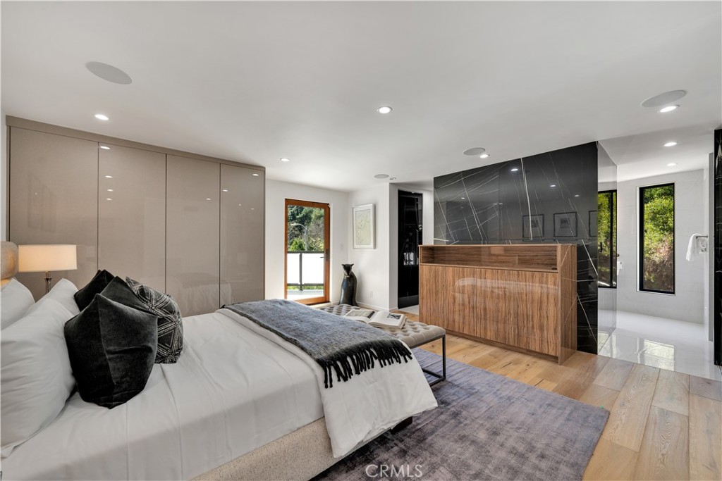 32. 2743 Laurel Canyon Boulevard Los Angeles, CA 90046