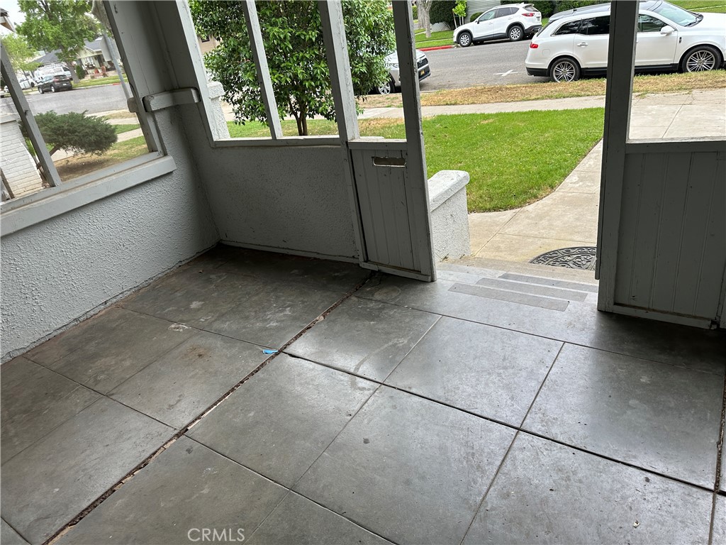 https://media.crmls.org/medias/a09987cd-6028-4e67-bc22-e26987f90322.jpg?preset=X-Large