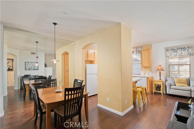 Detail Gallery Image 13 of 33 For 28254 Canterbury Ct, Valencia,  CA 91354 - 2 Beds | 2/1 Baths