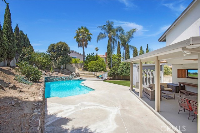 Image 32 of 41 For 25632 Adriana Street