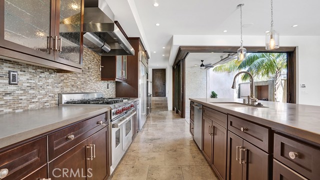 Detail Gallery Image 13 of 61 For 243 Poppy Ave, Corona Del Mar,  CA 92625 - 4 Beds | 3/1 Baths