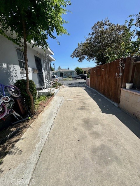 Detail Gallery Image 11 of 11 For 309 E Louise St, Long Beach,  CA 90805 - – Beds | – Baths
