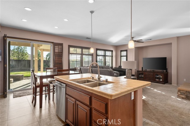 Detail Gallery Image 10 of 34 For 26239 Citation Cir, Moreno Valley,  CA 92555 - 3 Beds | 2 Baths