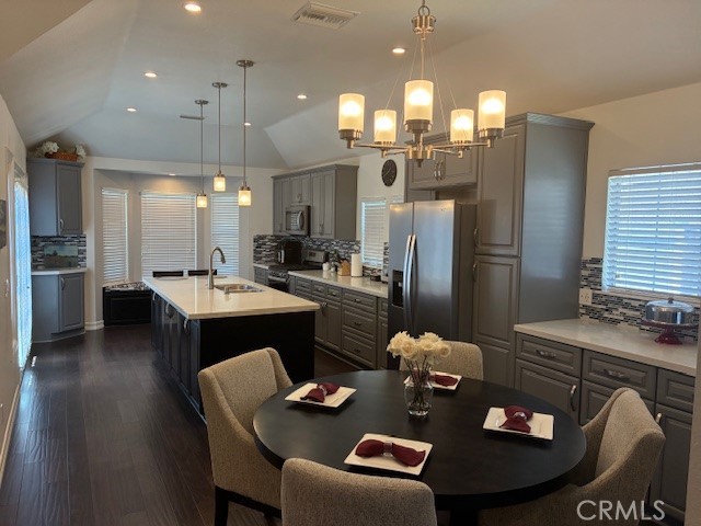 1328 Sunrise Circle South, Upland CA: https://media.crmls.org/medias/a09d6424-092c-4a11-b3d7-eae5e3c19b3d.jpg