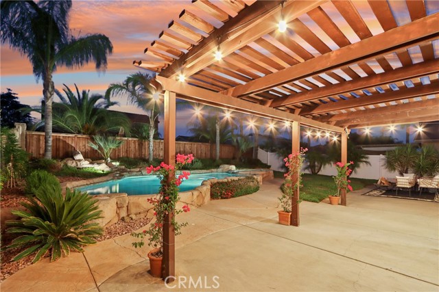 Detail Gallery Image 2 of 39 For 25644 Mountain Glen Cir, Menifee,  CA 92585 - 4 Beds | 2 Baths