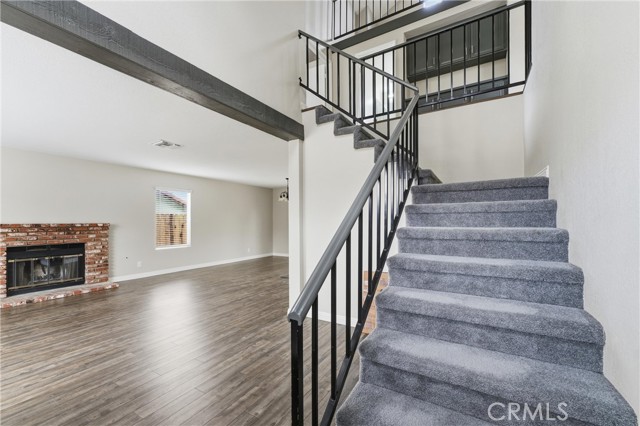 Detail Gallery Image 2 of 17 For 37614 Kimberly, Palmdale,  CA 93550 - 3 Beds | 2/1 Baths