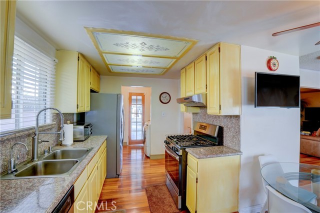 Detail Gallery Image 21 of 59 For 7115 Park Manor Ave, North Hollywood,  CA 91605 - 4 Beds | 2 Baths
