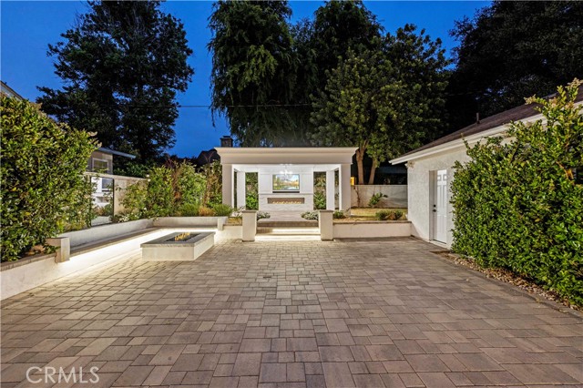 1281 E Orange Grove Boulevard, Pasadena CA: https://media.crmls.org/medias/a09efd50-85ea-4f1d-8644-b5e215a74b1e.jpg